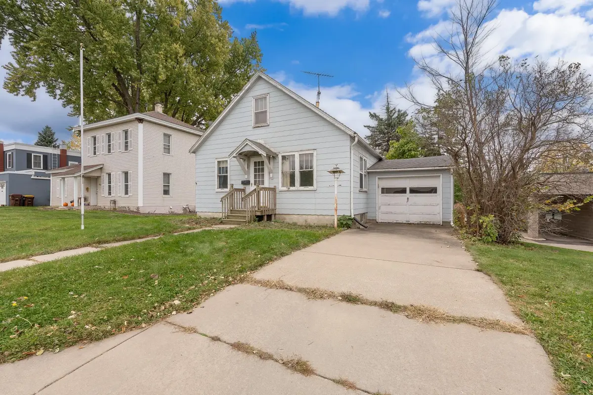 104 1st Street Ne, New Prague, MN 56071 - #1
