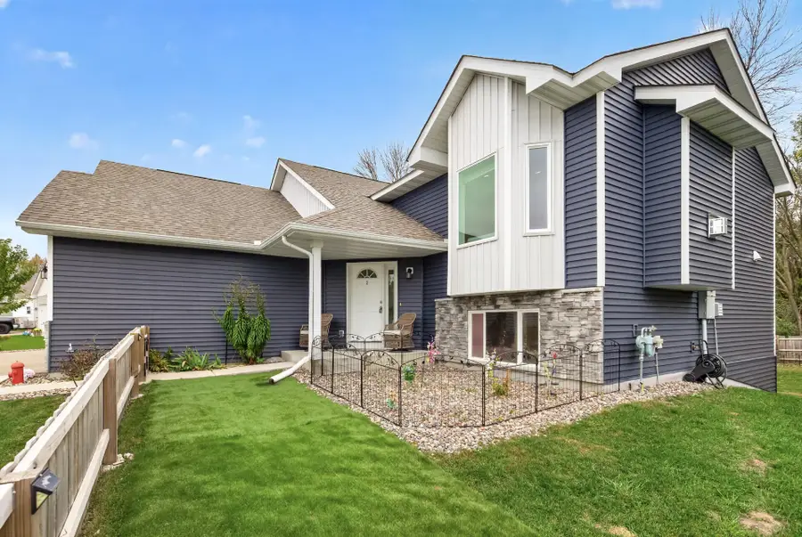 1115 Mulberry Avenue Ne, Montgomery, MN 56069 - #2