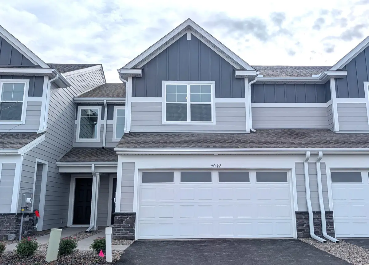4042 Hayward Avenue N, Oakdale, MN 55128 - #1