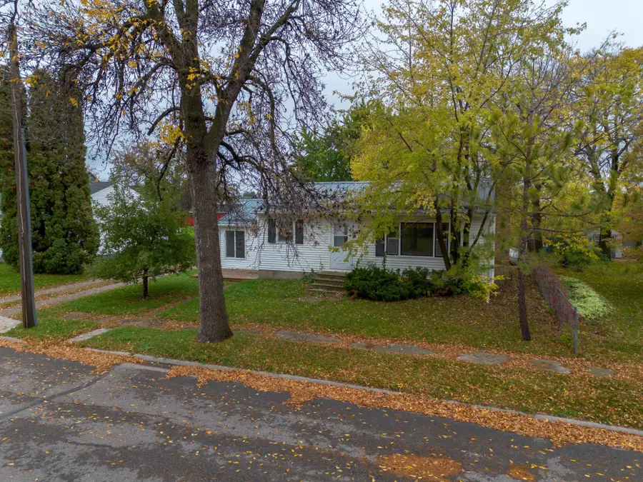 216 1st Avenue E, Halstad, MN 56548 - #2