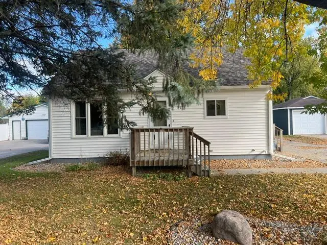 611 S Swift Avenue, Litchfield, MN 55355 - #2