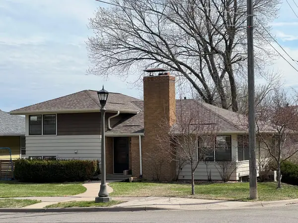 938 California Avenue W, Saint Paul, MN 55117