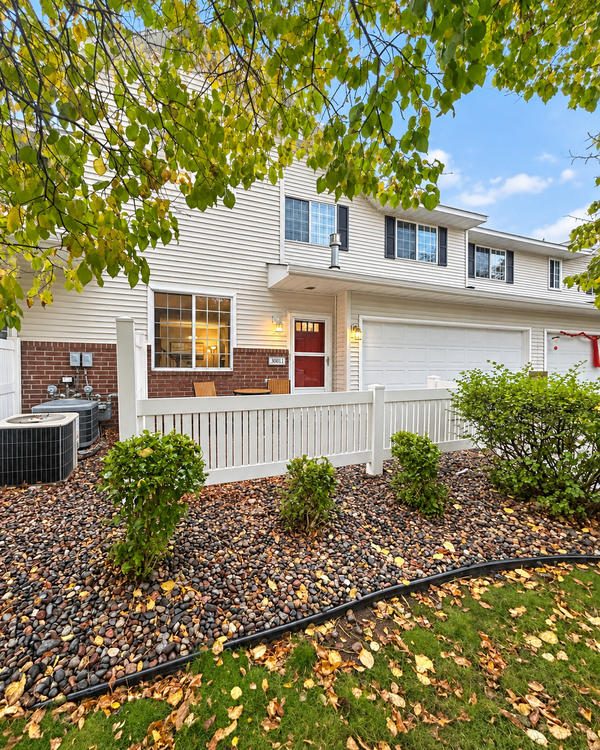 3001 Juniper Lane #I, Woodbury, MN 55125