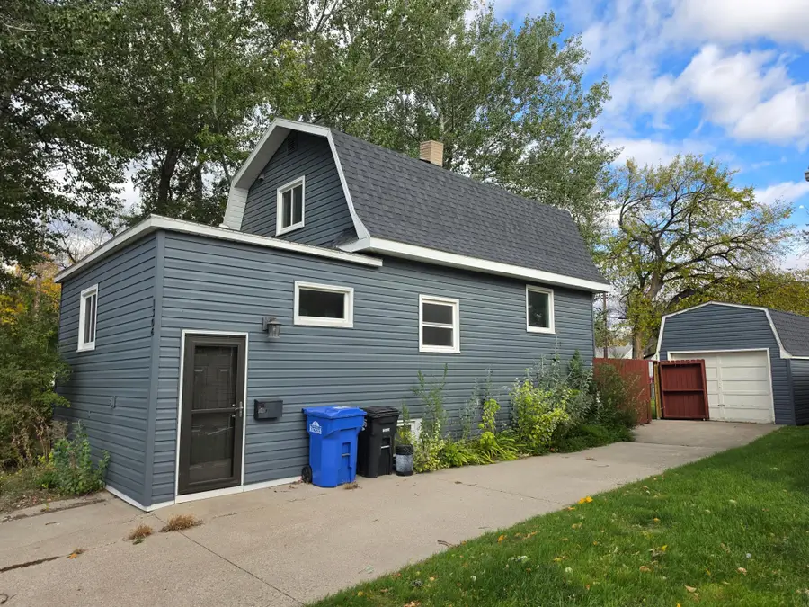 1306 18th Street S, Fargo, ND 58103 - #2