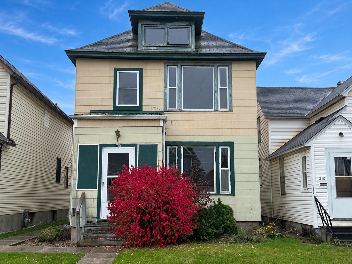 208 5th Street S, Virginia, MN 55792 - #1