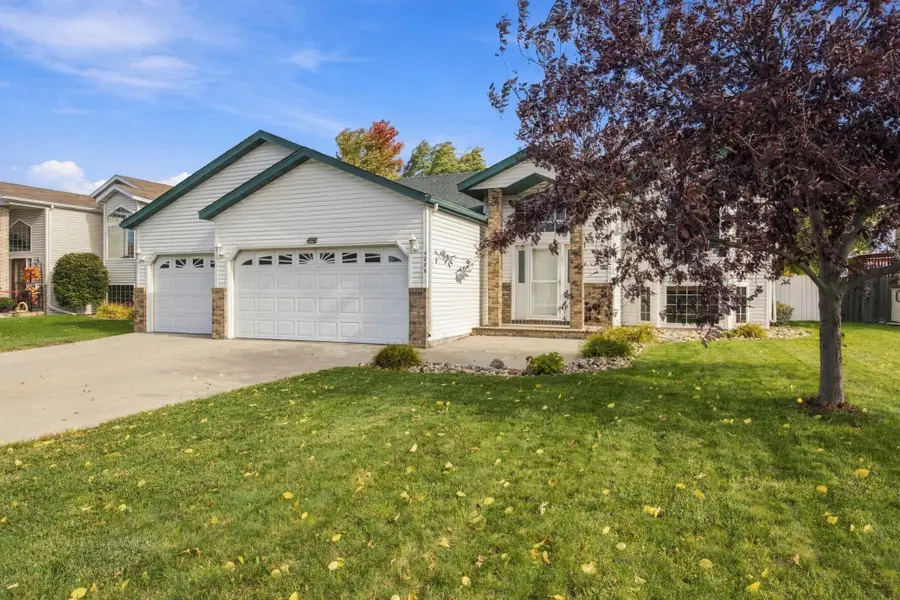 4286 Woodhaven Street S, Fargo, ND 58104 - #2