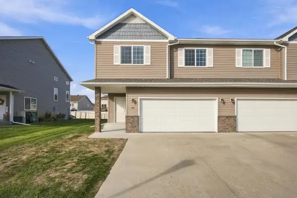 916 Eaglewood Avenue W, West Fargo, ND 58078