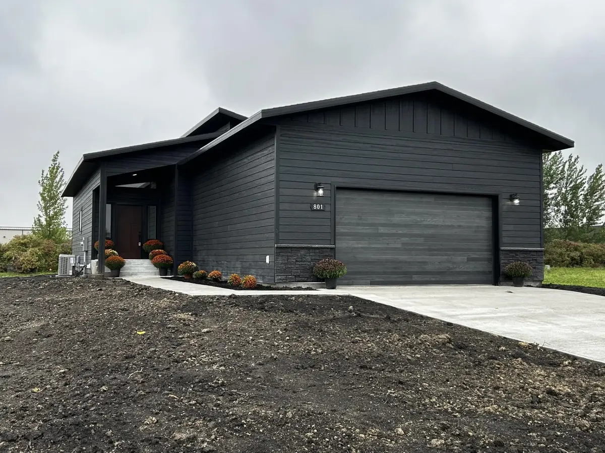 801 1st Avenue Nw, Hillsboro, ND 58045 - #1