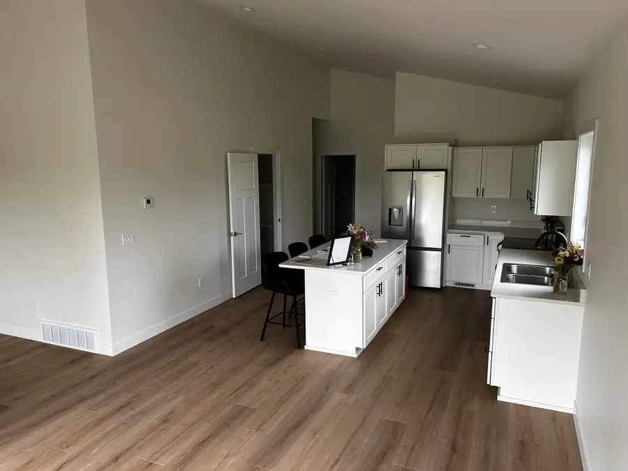 801 1st Avenue Nw, Hillsboro, ND 58045 - #3