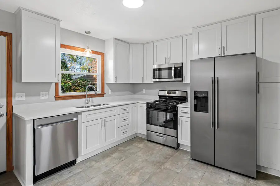687 Dover Street Ne, Fridley, MN 55432 - #2