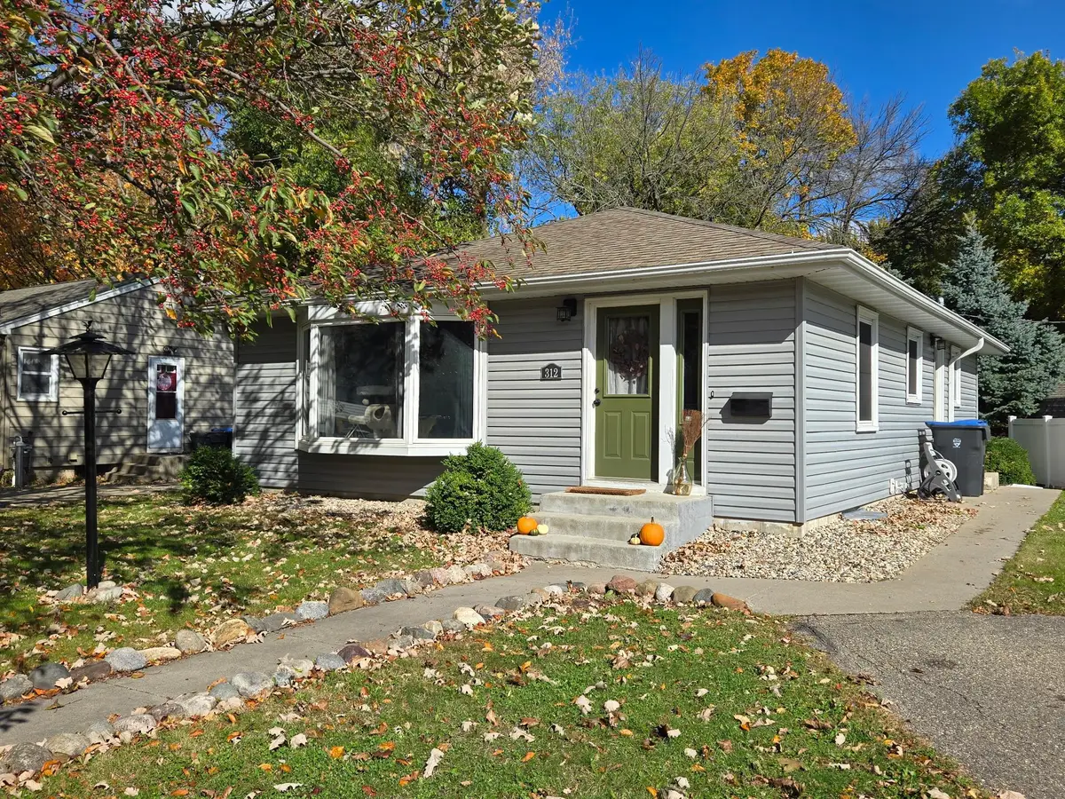312 Haynes Street, Mankato, MN 56001 - #1