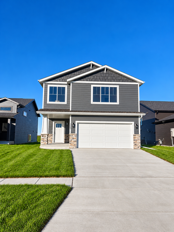 1187 Rachel Drive W, West Fargo, ND 58078