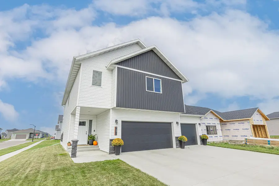 7371 26th Street S, Fargo, ND 58104 - #2