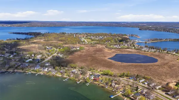 215 Shorewood Drive, Detroit Lakes, MN 56501