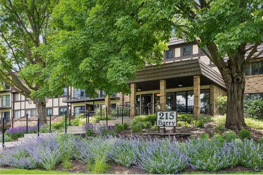 215 Barry Avenue S #120, Wayzata, MN 55391 - #2