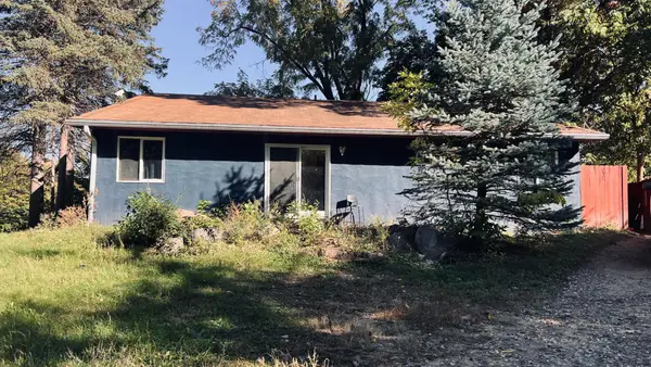 1190 Pacific Street, Saint Paul, MN 55106