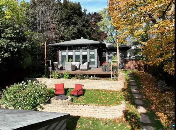 1906 E 6th Street, Duluth, MN 55812