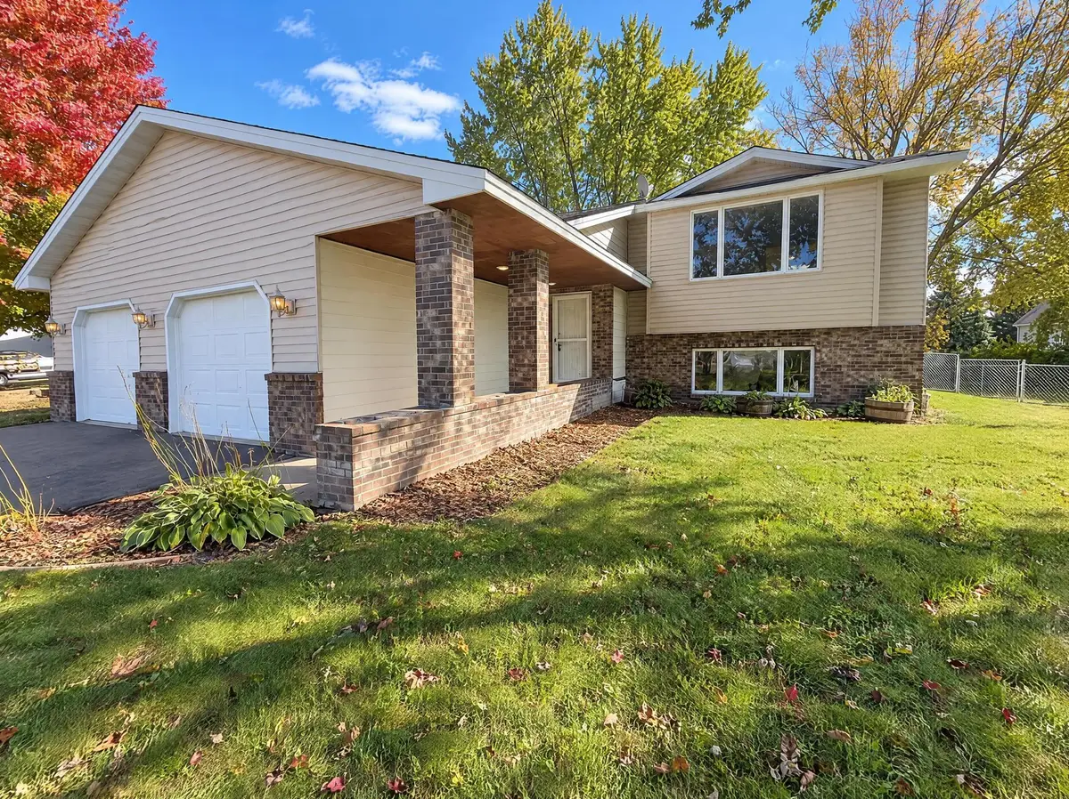 1122 Prairie Court S, Shakopee, MN 55379 - #1