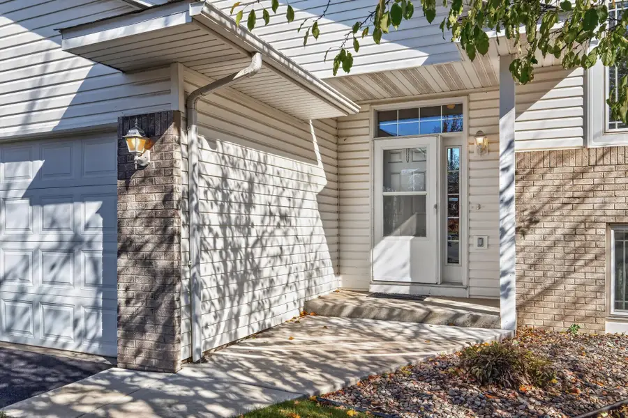 1085 Lilac Court, Shakopee, MN 55379 - #3