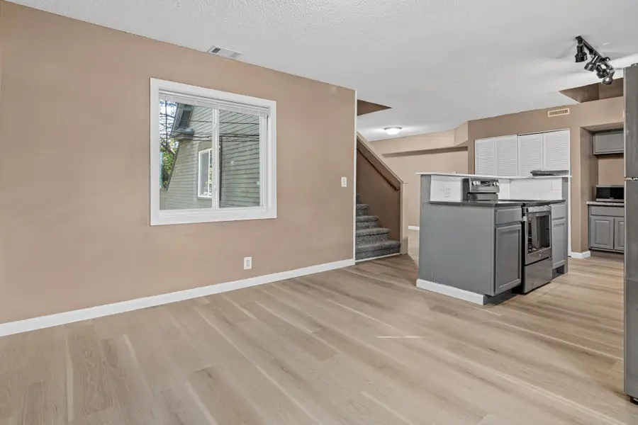 87 Cook Avenue W, Saint Paul, MN 55117 - #3