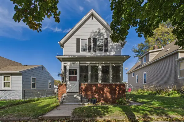 75 Geranium Avenue W, Saint Paul, MN 55117
