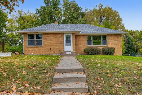 31 Belvidere Street E, Saint Paul, MN 55107