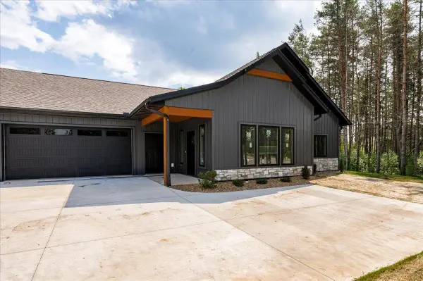 3806 Lavaque Road, Hermantown, MN 55811