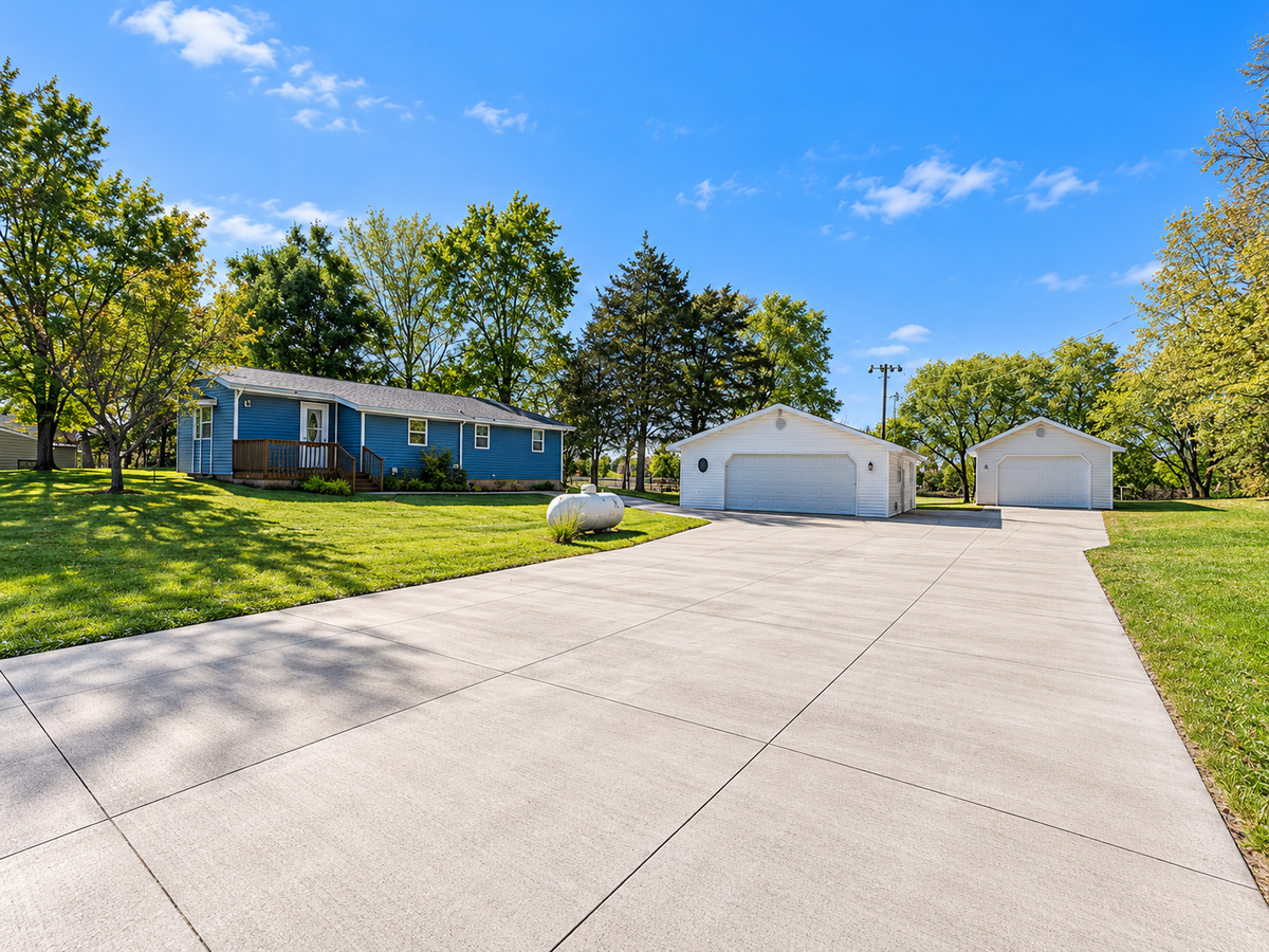 110 Pine Street Nw, New London, MN 56273 - #1