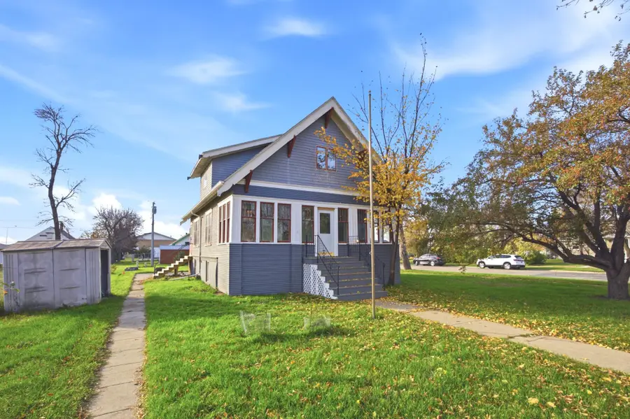 319 1st Avenue Sw, Hillsboro, ND 58045 - #2