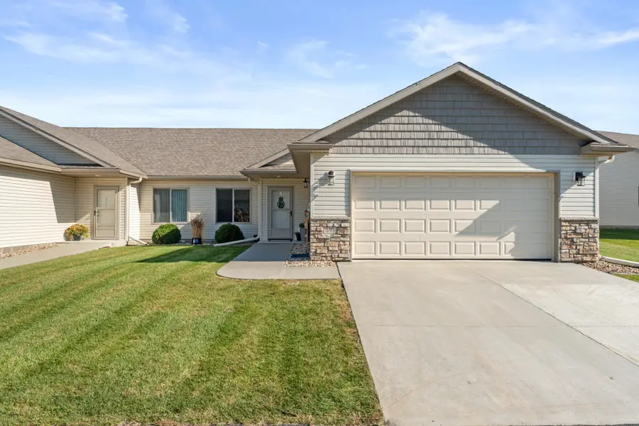 491 Limestone Court Nw, Eyota, MN 55934 - #2
