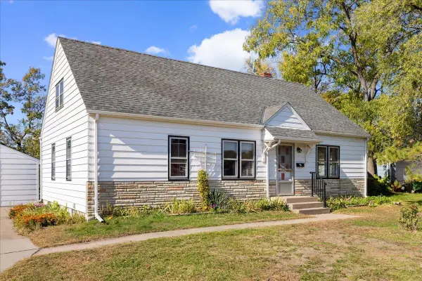 25 5th Avenue Se, Osseo, MN 55369