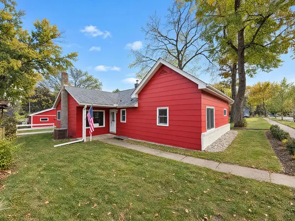 137 5th Street N, Bayport, MN 55003