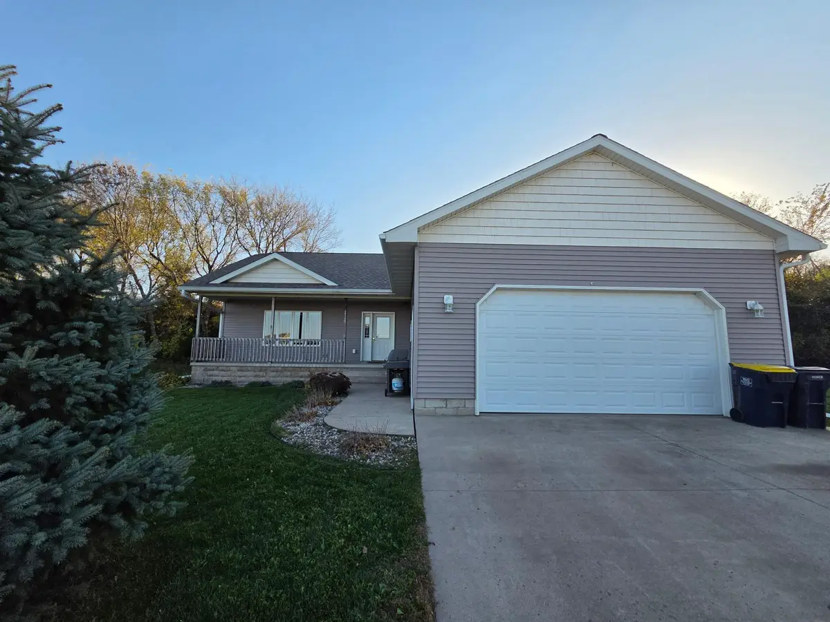 2327 Lake Avenue, New Ulm, MN 56073 - #1