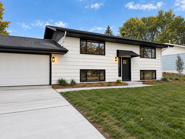 593 Continental Drive, New Brighton, MN 55112