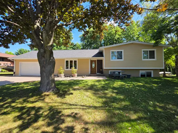 1000 Marjorie Street, Hammond, WI 54015