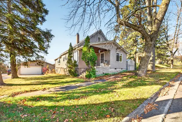 201 Virginia Avenue W, Gilbert, MN 55741