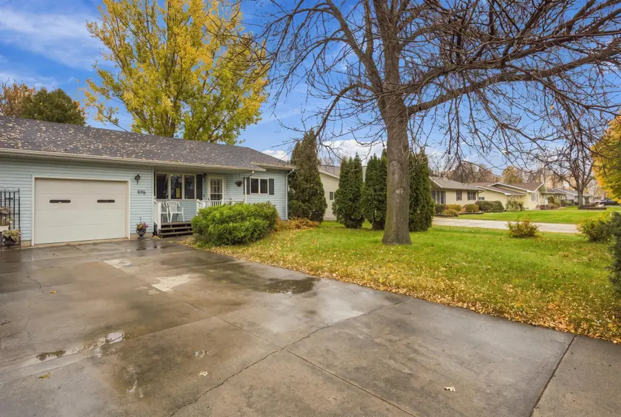 596 5th Street Se, Mayville, ND 58257 - #2