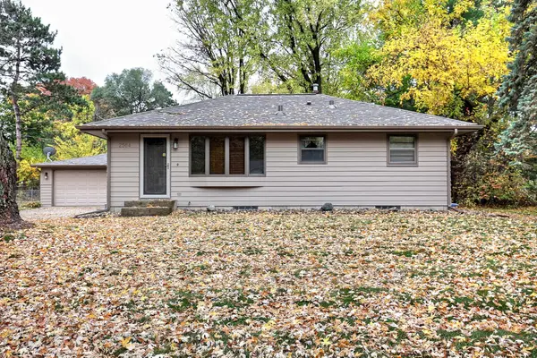 2564 Sherwood Road, New Brighton, MN 55112