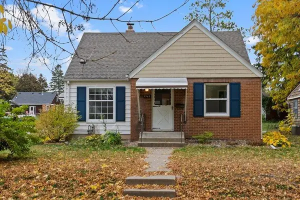 2942 Zenith Avenue N, Robbinsdale, MN 55422