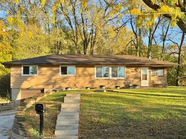 1048 Hawthorn Street, Red Wing, MN 55066