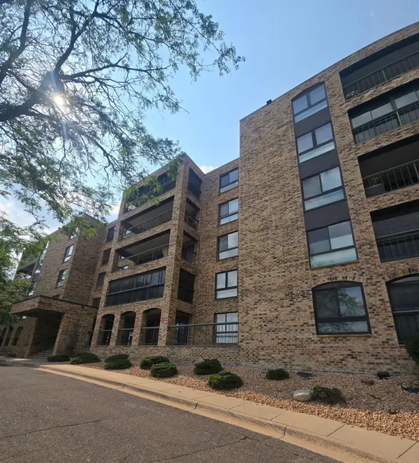 2221 Youngman Avenue #203, Saint Paul, MN 55116