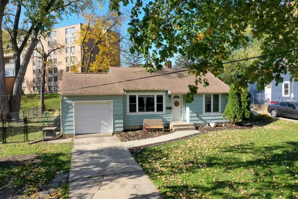 905 9th Avenue Nw, Rochester, MN 55901