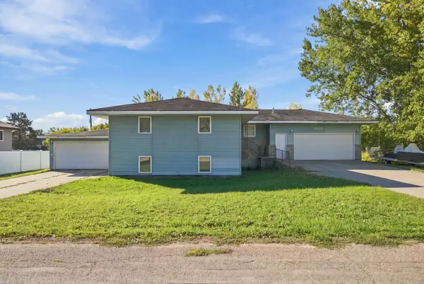141 2nd Street N, Casselton, ND 58012