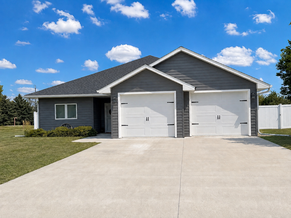 1122 Crystal Lake Drive, Lake Crystal, MN 56055