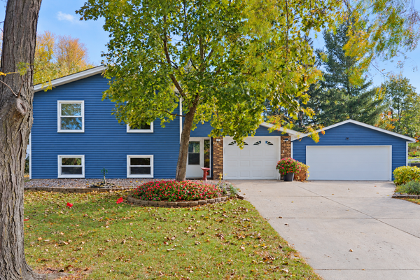 8469 Ivan Avenue S, Cottage Grove, MN 55016