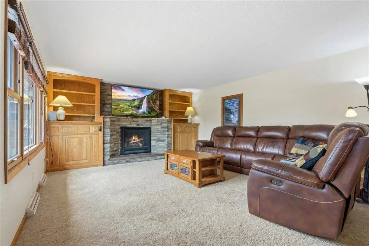219 5th Street Se, Madelia, MN 56062 - #1
