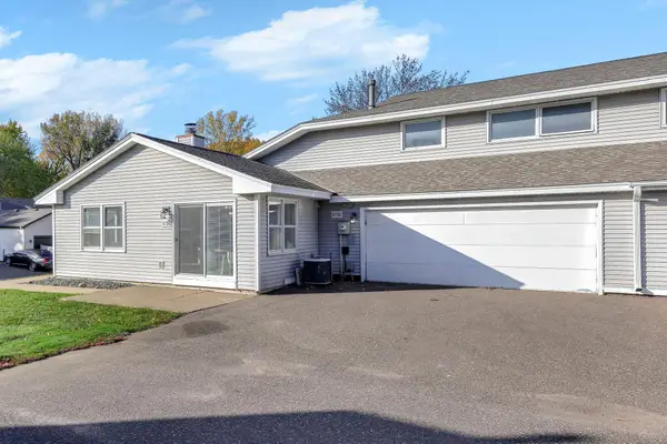 6750 Gretchen Court N, Oakdale, MN 55128