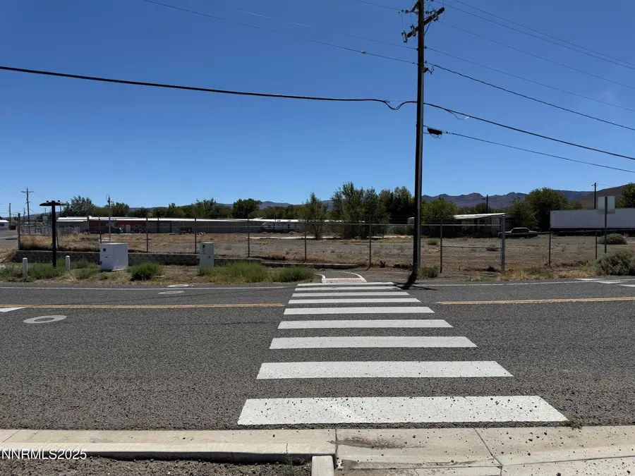 825 Mesa Drive, Fernley, NV 89408 - Image #3