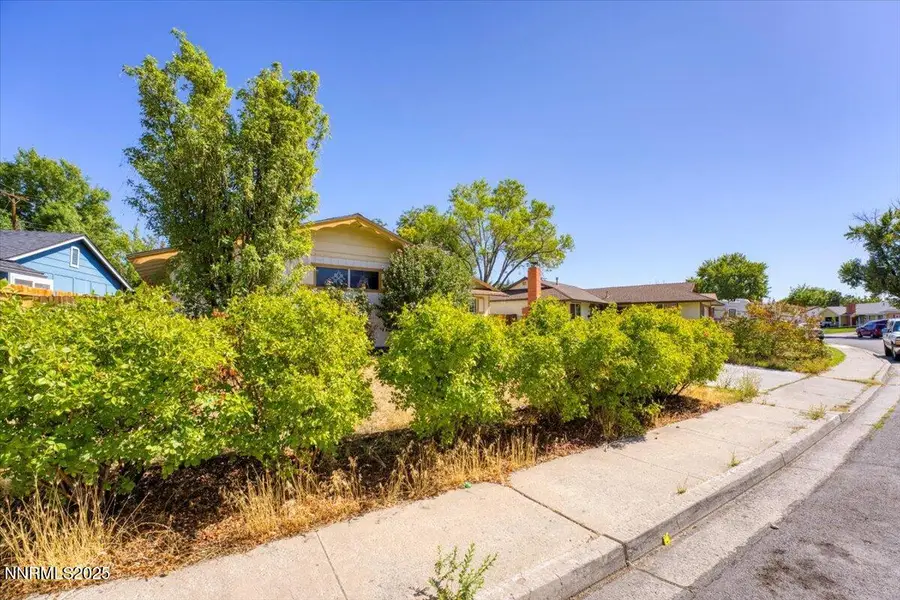 370 O'brien Way, Sparks, NV 89431 - Image #2