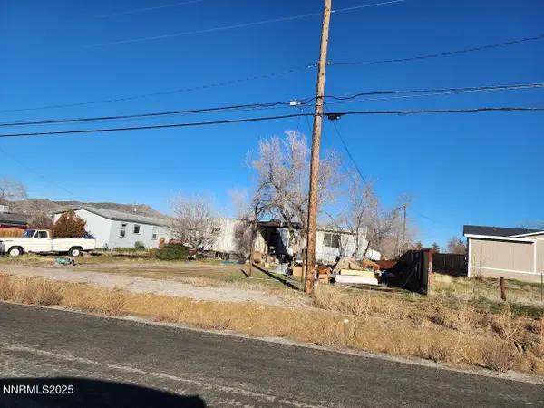 735 E 4th Avenue, Sun Valley, NV 89433